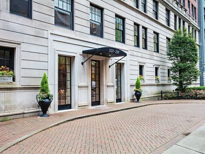 227 E Delaware Pl #3C, Chicago, IL, 60611