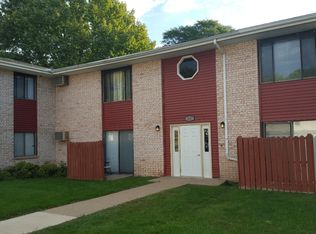 2827 Pennsylvania Ave APT 15, Dubuque, IA 52001