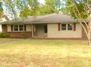2207 W Village Ln, Springfield, MO 65807