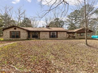 260 Crepe Myrtle Ln, Laurel, MS 39443