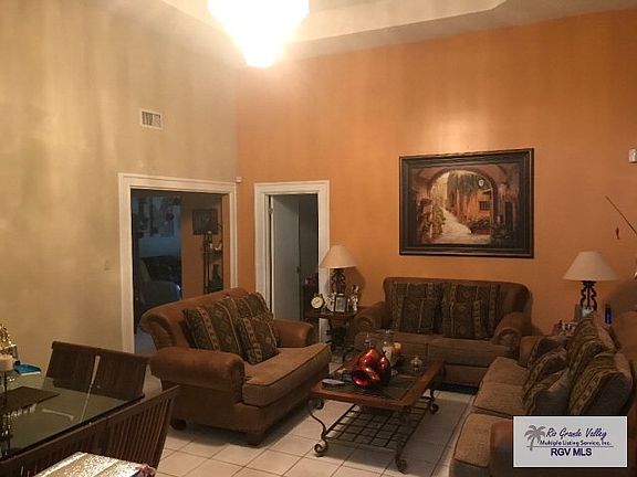 2nd image of 1075 Loma Verde Dr