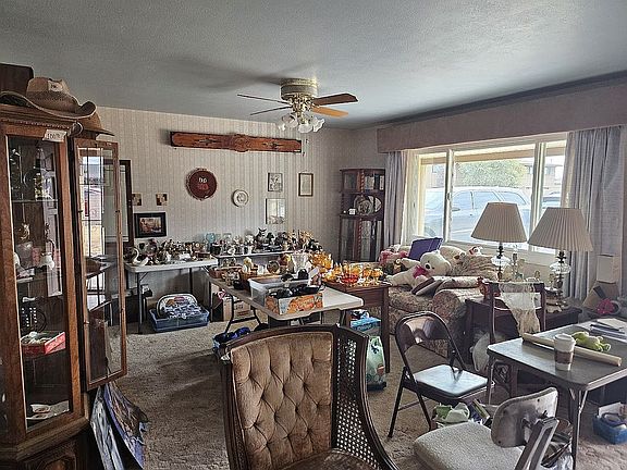 5th image of 1856 E Berry Cir