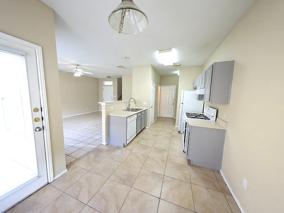 Kitchen with Breakfast area