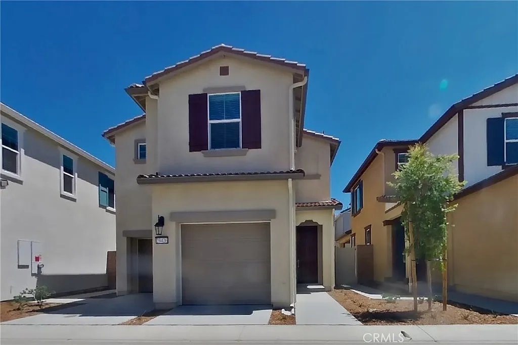 4 bed, 2.5 bath, 1699 sqft, $3,399 — Photo 1