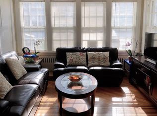 260-09 Kensington Pl, Great Neck, NY 11020
