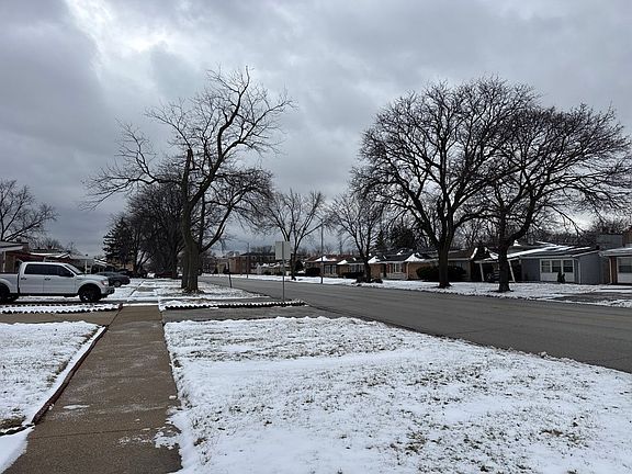 4th image of 15105 Chicago Rd