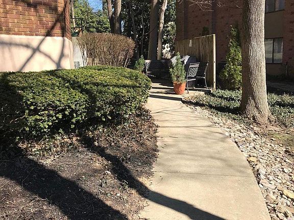 5th image of 1601 Spring Dr APT 10