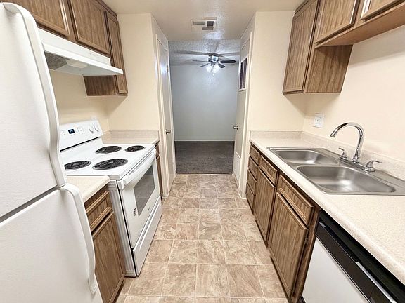 2nd image of 400 W Gettysburg Ave #244B