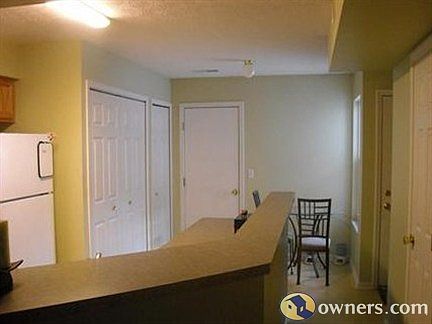 Large Counter with Eat-In Kitchen