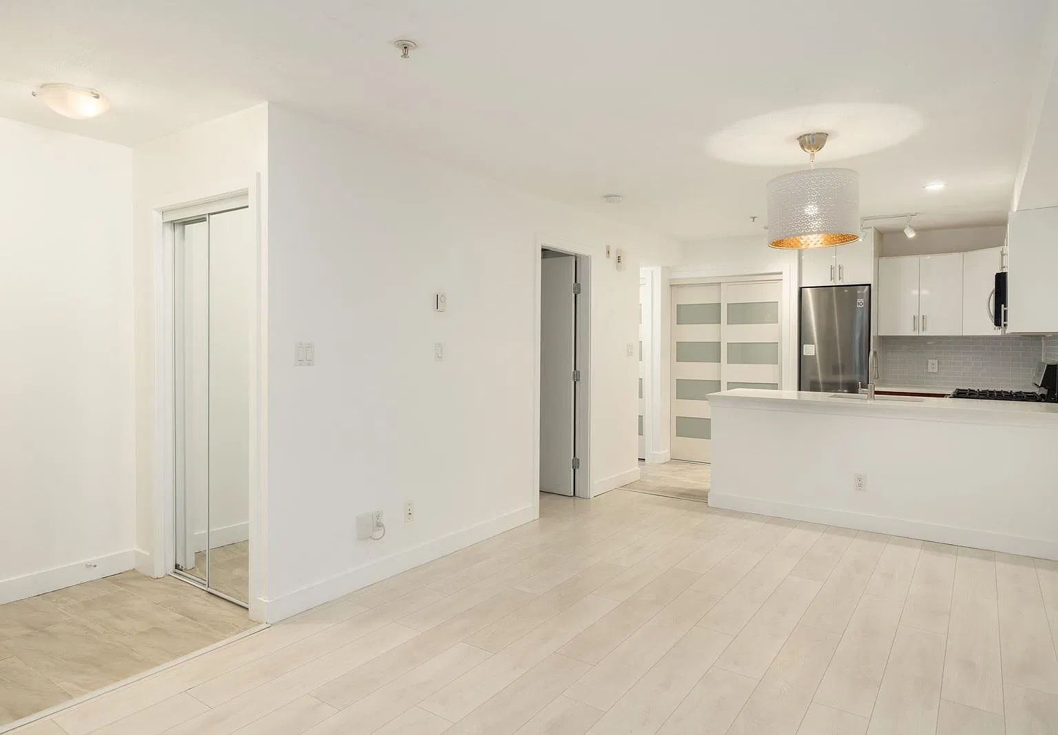 1 bed, 566 sqft, $2,200 — Photo 4