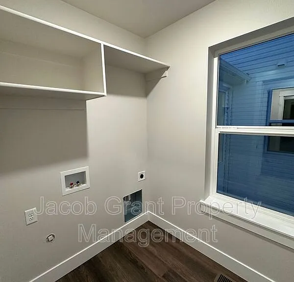 826 E Sunnyside Rd #4 — Photo 11