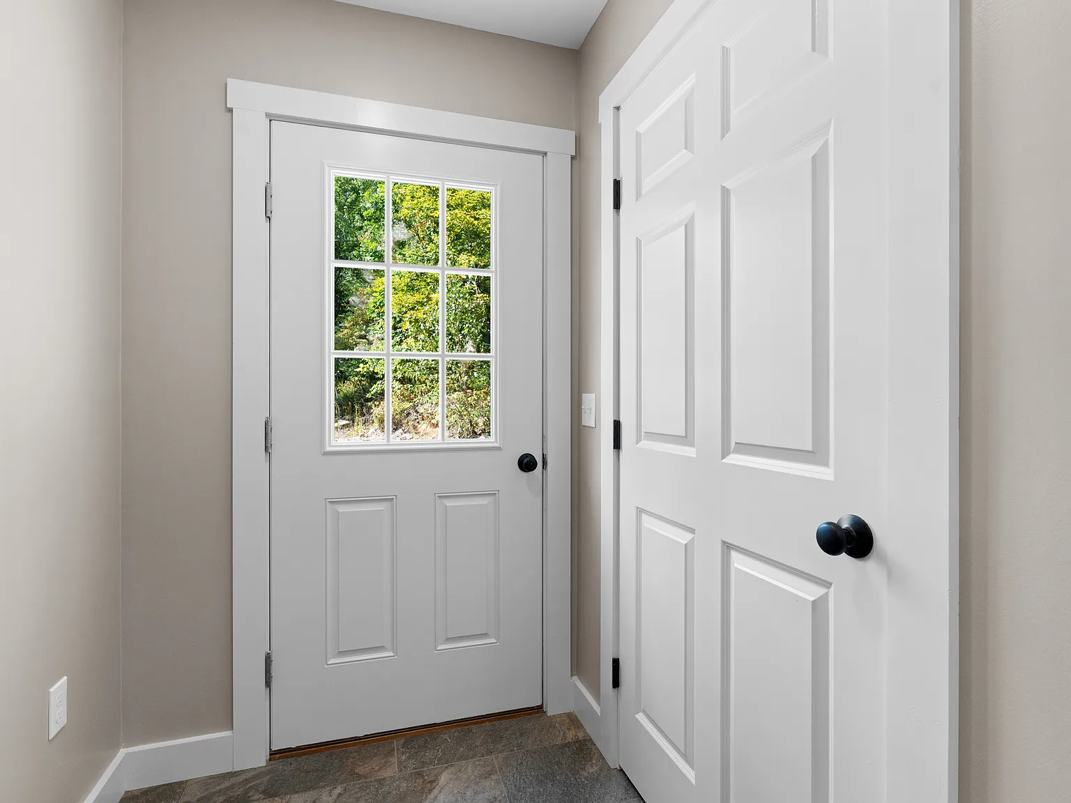 2 bed, $3,000 — Photo 4