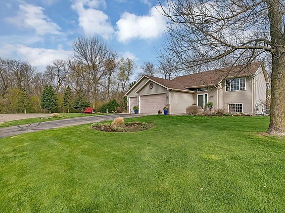 2nd image of 610 Knollwood Ct