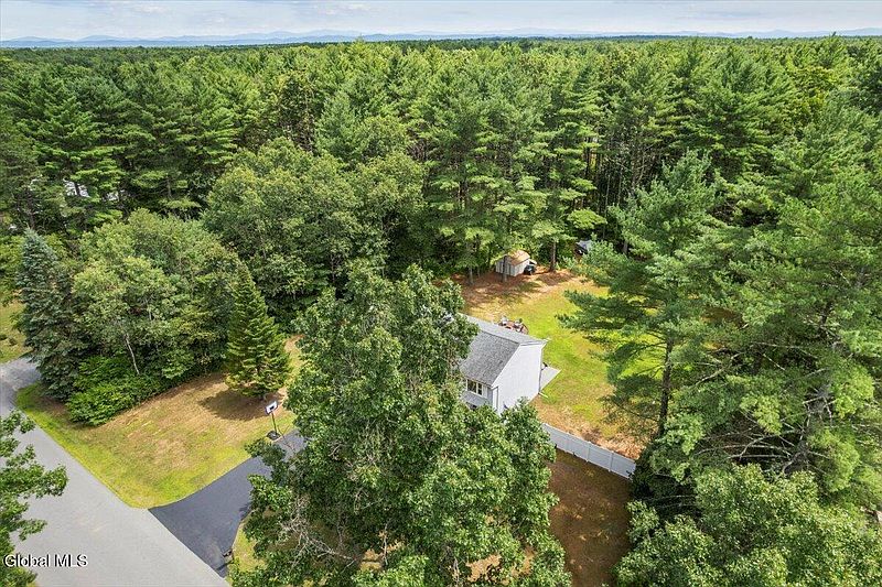 2nd image of 7 Balsam Lane