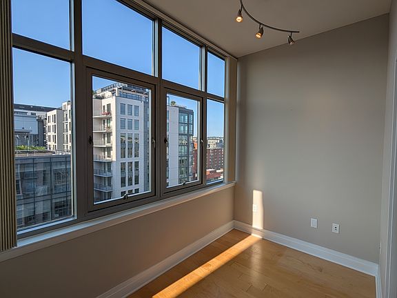 4th image of 811 4th St NW Unit 1012