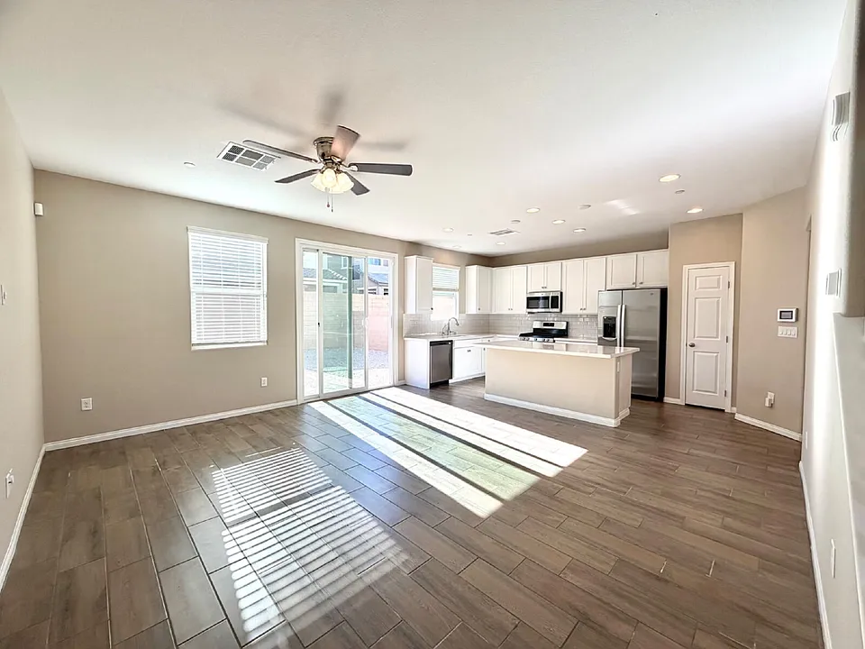5039 Tranquil View St