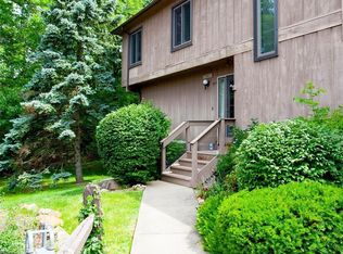 7467 Creekwood Dr #13C, North Royalton, OH 44133