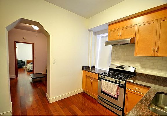 4th image of 248 E 111th St #2F