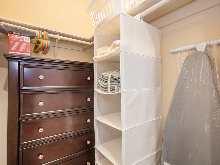 888 Golden Saratoga-Cupertino Apartment Homes — Photo 49