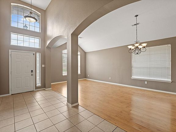 2nd image of 5836 Lorenzo Dr