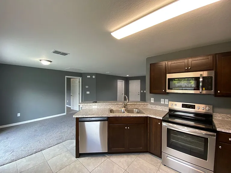 4004 SW 138th Pl — Photo 11