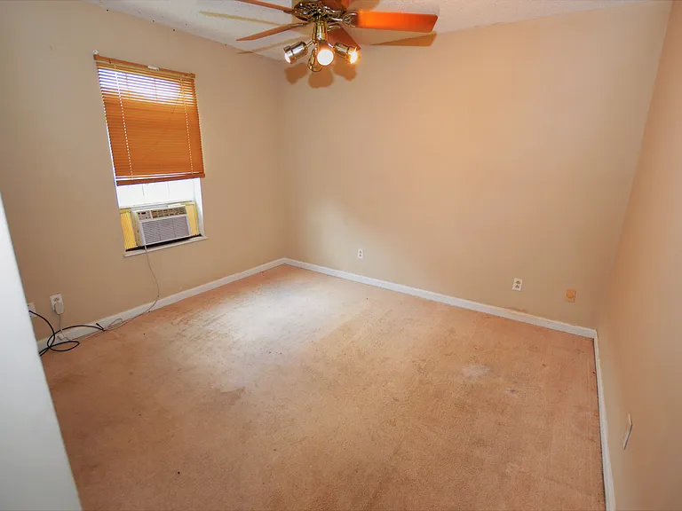 465 Valley St — Photo 4