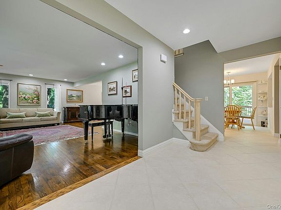 4th image of 19 York Drive