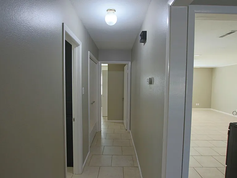 2725 Amy Ln — Photo 14