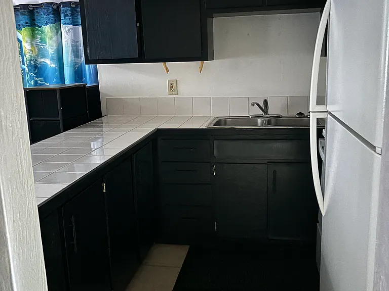 421 Silver Beach Ave #9 — Photo 1