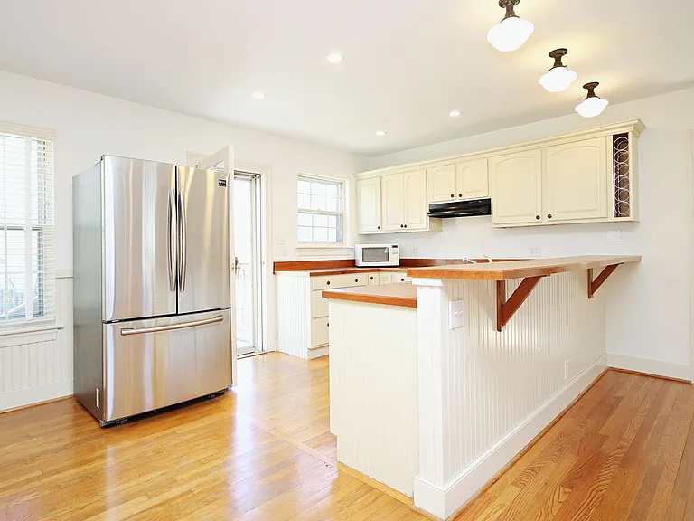 1412 Cherry Ave — Photo 6
