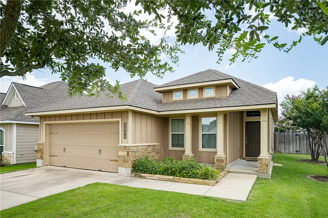 4 bed, 1512 sqft, $2,000 — Photo 1