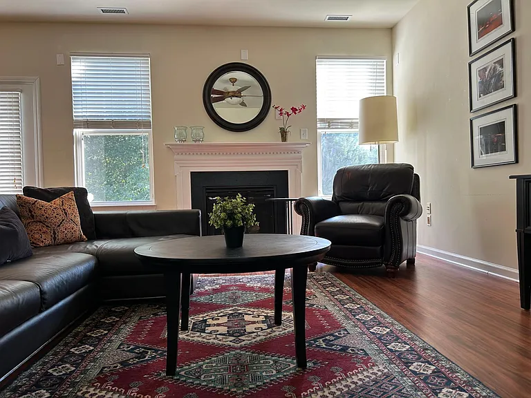 1906 Pear Tree Ln — Photo 24