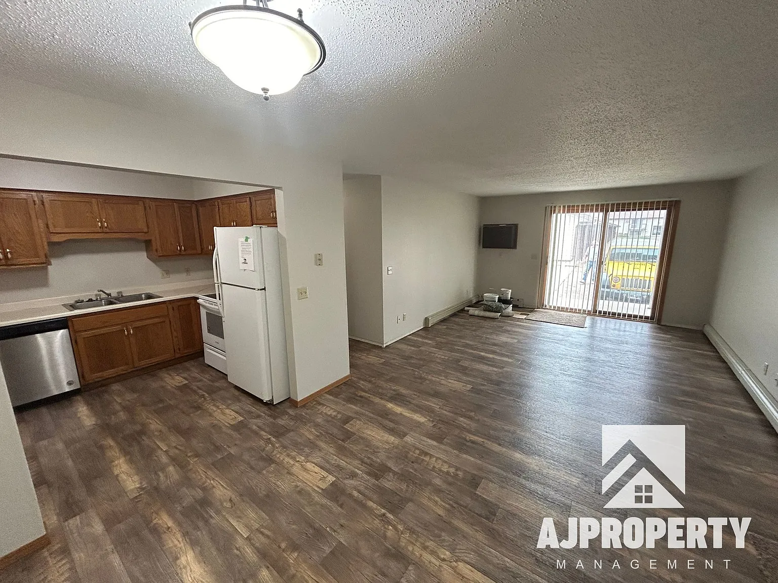 1300 E Keystone Dr — Photo 3