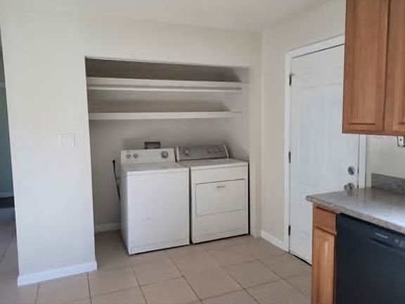 5th image of 1828 Hile Ave #A