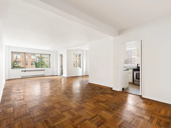 11 Fifth Avenue image 1 of 5