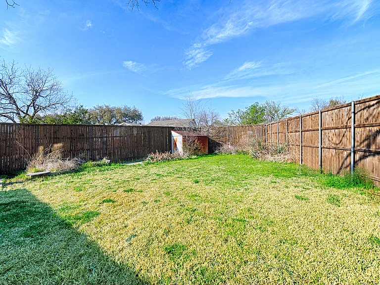 2241 Lockwood Dr — Photo 13