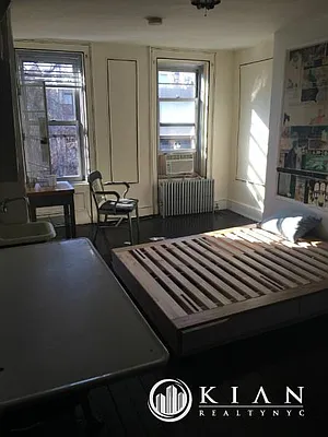 Rented by Kian Realty | media 1