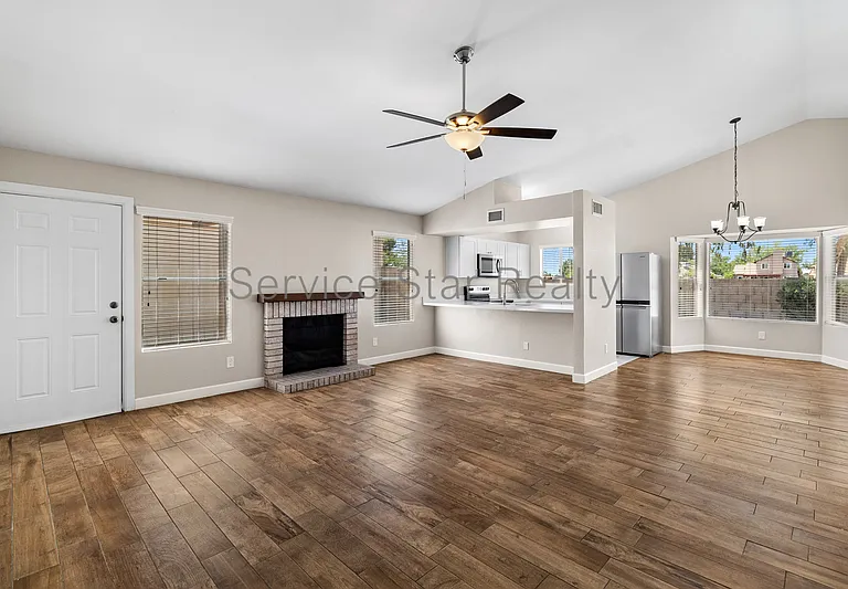 3865 W Denver St — Photo 5