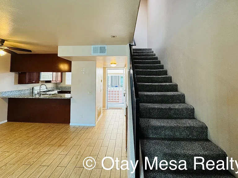162 Date Ave #B — Photo 5