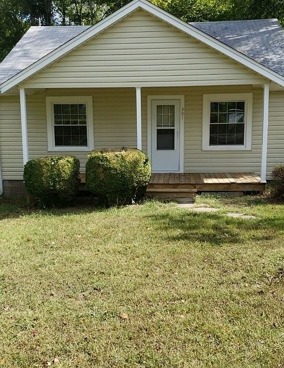 1st image of 301 Meadowood Ln