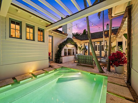 5th image of 1102 N Vista Del Mar Drive