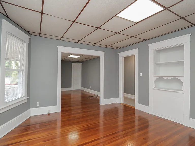 8 Ivy Ave #1 — Photo 3