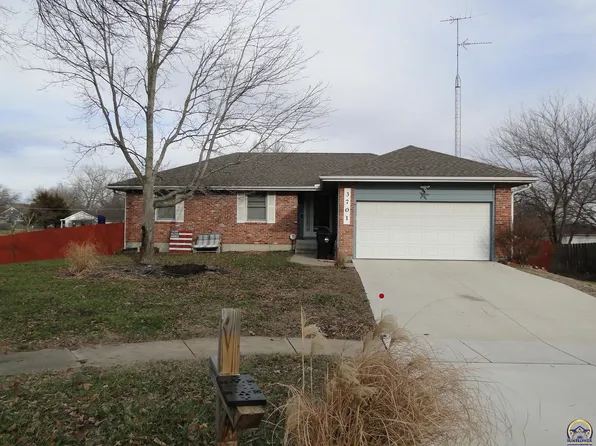 3701 SE Powell Ct, Topeka, KS 66609