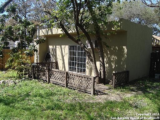 2nd image of 146 N MELROSE