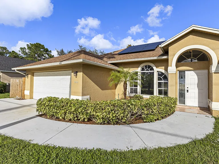 2141 SW Bayshore Blvd — Photo 2