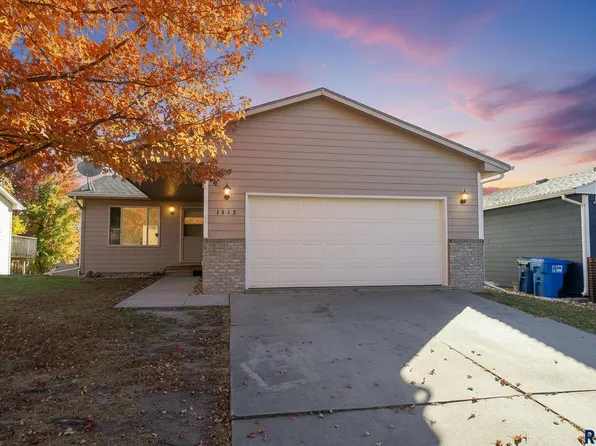 1513 E 71st St N, Sioux Falls, SD 57104
