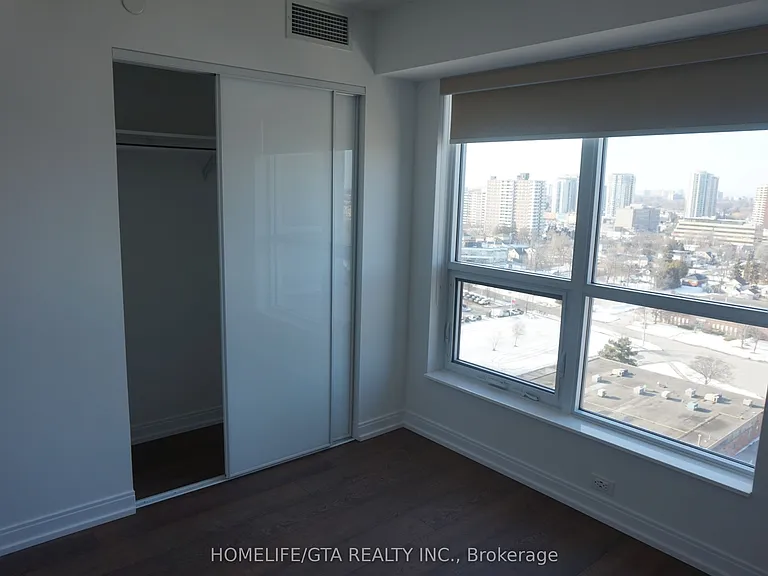 275 Village Green Sq #1522 — Photo 31