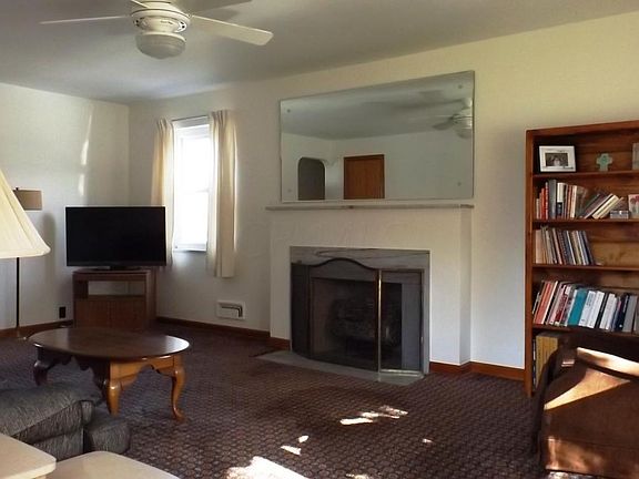 2nd image of 2896 Brownlee Ave