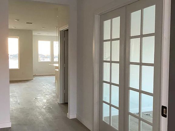 3rd image of 4305 Crossvine Ln