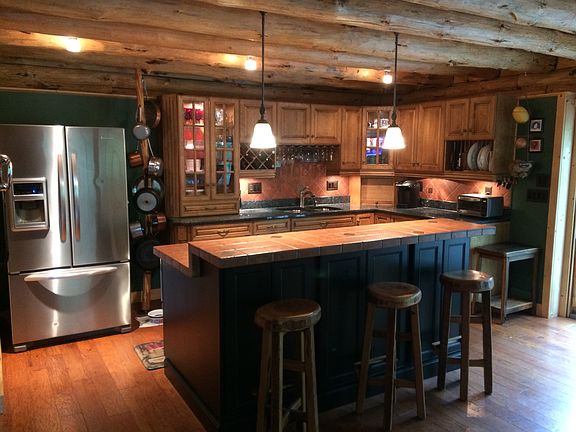 CUSTOM GOURMET KITCHEN